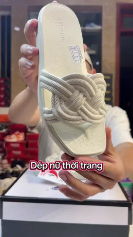 Vừa đẹp, vừa thời trang, bền bỉ, nhẹ êm, mà giá rẻ lắm ạ #manhgiay #depquaingang #deple #depthoitrang #depnu 