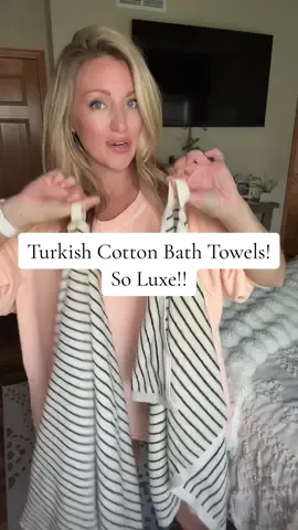 These towels are gorgeous!!! Beautiful, soft, thick!! 🤍🖤#turkishtowels #bathtowels #softtowels #towels #tiktokshopcreatorpicks @The Loomia 