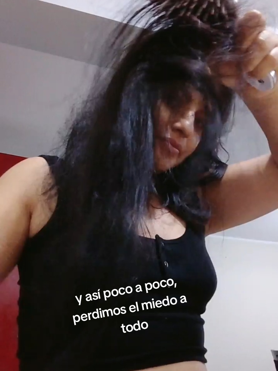 y después de todo lo que viví algo detonó en mi el Bendito cáncer, y en un proceso de poder controlarlo, nos realizan la quimio y uno de sus efectos, fue perder mi cabello, hoy puedo hablar y contarlo sin llorarlo, pero hubo noches donde solo pedía a Dios de rodillas que no me deje sola, por que sentía no poder.  ahora vamos bien, con la bendición de Dios, y así seguirá siendo. #quimioterapia #efectosdelaquimioterapia #fyp #vida #proposito de Dios en nuestras vidas es perfecto. ☺☺☺🥰