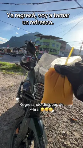 Ya regresó, voy a tomar un refresco.. yo regresando después de 4 hrs, #tingomaria #huanuco #viajando #moto #NX500 