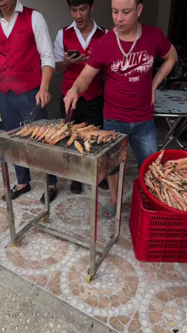 Dưới quê em ăn giỗ sươn sươn zậy hoy à 😆