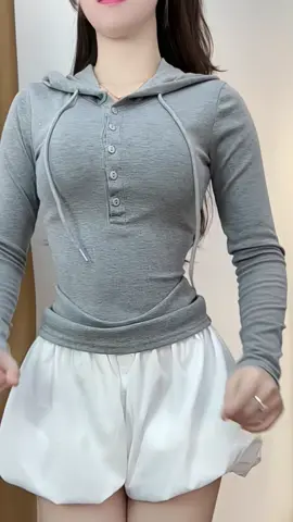 Áo Thun Dài Tay Ôm Body Có Mũ #aothunnu #aothundaitay #thoitrangnu #xuhuong 