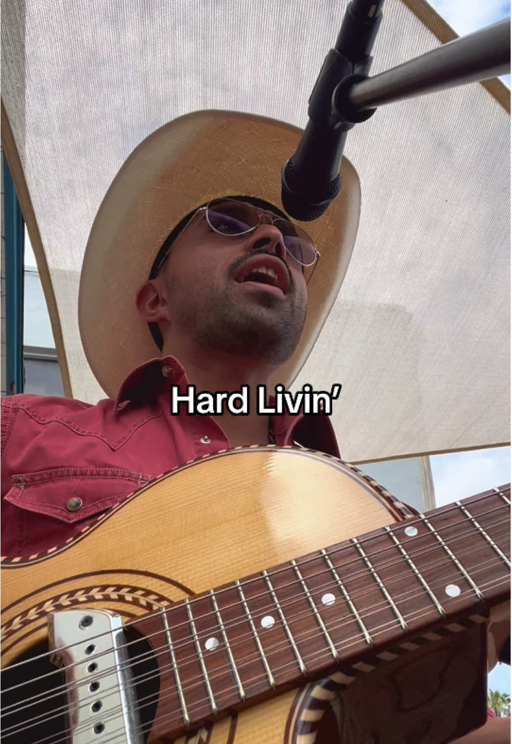 Jammin’ with my buddy Aedyn 🎸#bajosexto #bajoquinto  #LIVEIncentiveProgram #LIVEStory #PaidPartnership 