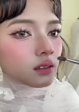Makeup gì chưa( người đẹp)