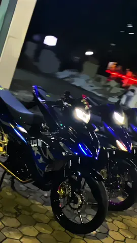 Piye konsep nya 😂 #mxkingsolostyle🔥 #mxking150modifikasi #mxkingkalimantan #mxkingkomorodindonesia #mxking150 #mxkingindonesia🇮🇩 #garasimxking #mxkingconcept #prostreet #mxgank🚀 #mxkingsoloraya🤩 #lewatberanda 
