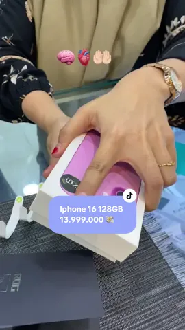 Semoga bisa ke beli 🤲🏻🥹 Promo iphone 16 128GB  13.999.000 💸 Garansi Resmi ☑️ #fyp #iphone #promoseruweekend #emondstore #manokwari 