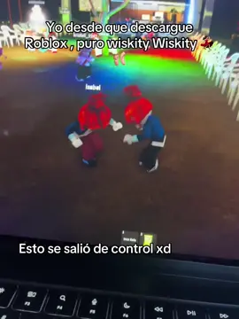 Sacando los reales pasos prohibidos💃🏻😅#robloxfyp👾 #fiesta #paratiii #fyp #viral 