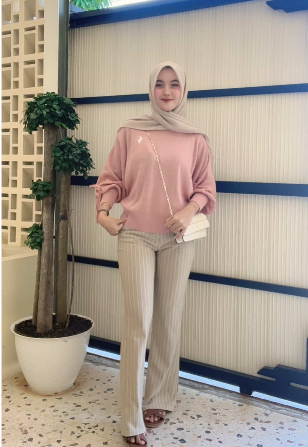 yeu aku punya atasan + crlana cakep bgtt sumpa deh nih#atasanwanita #celanamurah #tiktokshop 