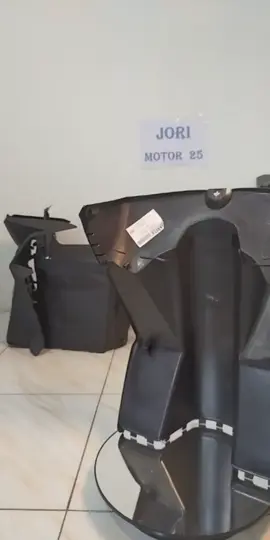 Full Body Kasar Vario Techno 110 Karbu bikin tampilan motormu makin sporty! Bahannya kuat, warna hitam dop elegan. Cek sekarang!