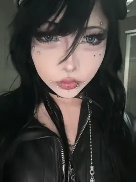 contacts from @TolyTolly use code 'rei10' for %% off!