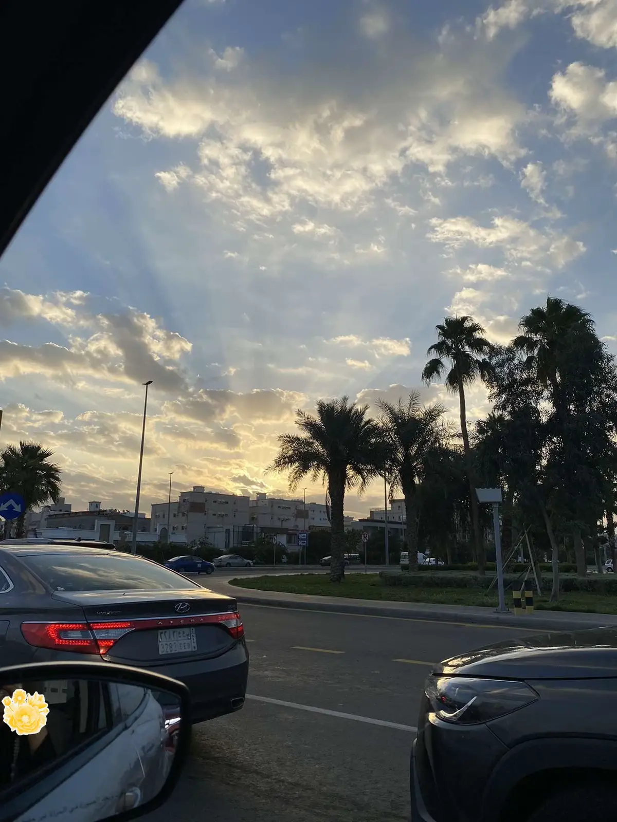 هخليه يشحت الاحساس ويستعطف قلوب الناس هقابله يوماتي وهشرب له نفس الكاس هيرجع يتحبس في مكان ومش هيشوف في بكرة أمان يعيش ندمان بقيت عمره اللي جاي وخلاص.  #اكسبلور 