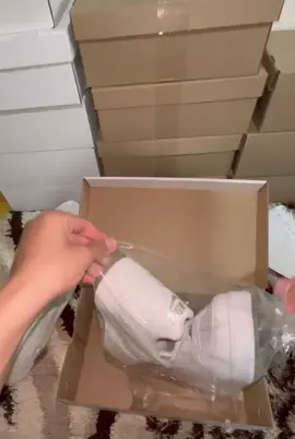 الباسكات المحبوبة رجعت  AIR FORCE 🔥 و تخفييييض خاص ⛔️ غير بـ 2900دج 🎁 ✅ ستايل عالمي يليق مع أي لباس ✅ راحة وجودة مضمونة ⏳ الكمية جد محدودة 🚀 ما تراطِيش… أدخل للموقع دير كوماند والباقي علينا 💯