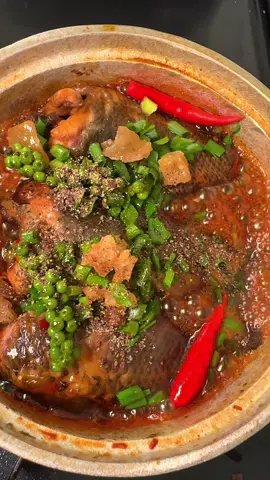 Cá rô kho kẹo cay thiệt cay #comnha #monngonmoingay #ancungtiktok #cakho 