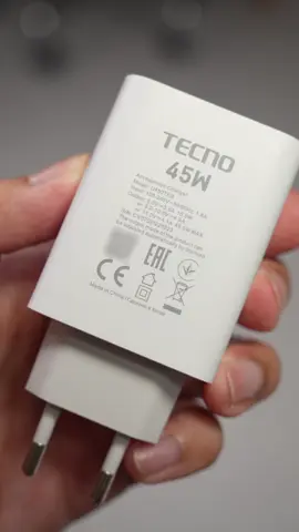 Trông rất 40 trịu nhưng thực ra chỉ 4 trịu 😌😌 #tecno #spark40pro #spark40pro+ #vatvostudio #LearnOnTikTok 