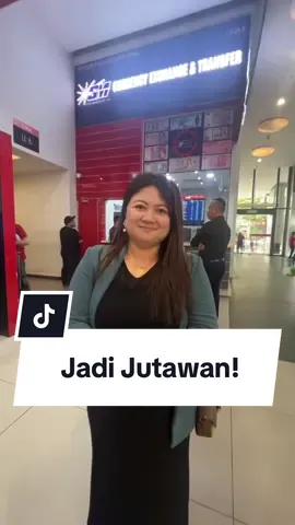 💸 “Hari ni tukar duit untuk travel… sekali terus jadi JUTAWAN Vietnam Dong! 😱🔥” Tapi… realitinya, jadi jutawan duit kertas tak bermakna apa-apa. Sebab nilai mata wang — tak kira RM, Dong, USD atau Euro — semuanya terdedah pada inflasi. 📉 🥇 Yang kalis inflasi? EMAS. Emas makin lama makin naik nilai, sebab nilainya terpelihara sejak beribu tahun. 👉 Itu sebabnya untuk perbelanjaan jangka pendek kita guna duit. Tapi untuk simpanan & masa depan — kita simpan emas. 💛 #PublicGold #SimpananEmas #FinancialFreedom #JutawanDong #KalisInflasi 
