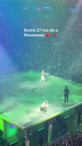 @rauwalejandro @Bad Bunny el mejor show! #elcholi #badbunny #puertorico🇵🇷 