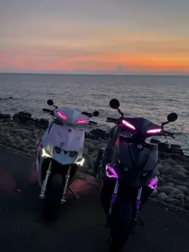 對不起 兩台波波車 #台南 #05 #jetsl #外觀組 #紫粉配 
