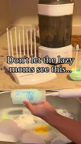 me... I'm the lazy mom💪🏾 no but I actually love this lol this makes all the difference🙌🏽 #bottlewashing #electricbrush #scrubber #dishes #bottles 