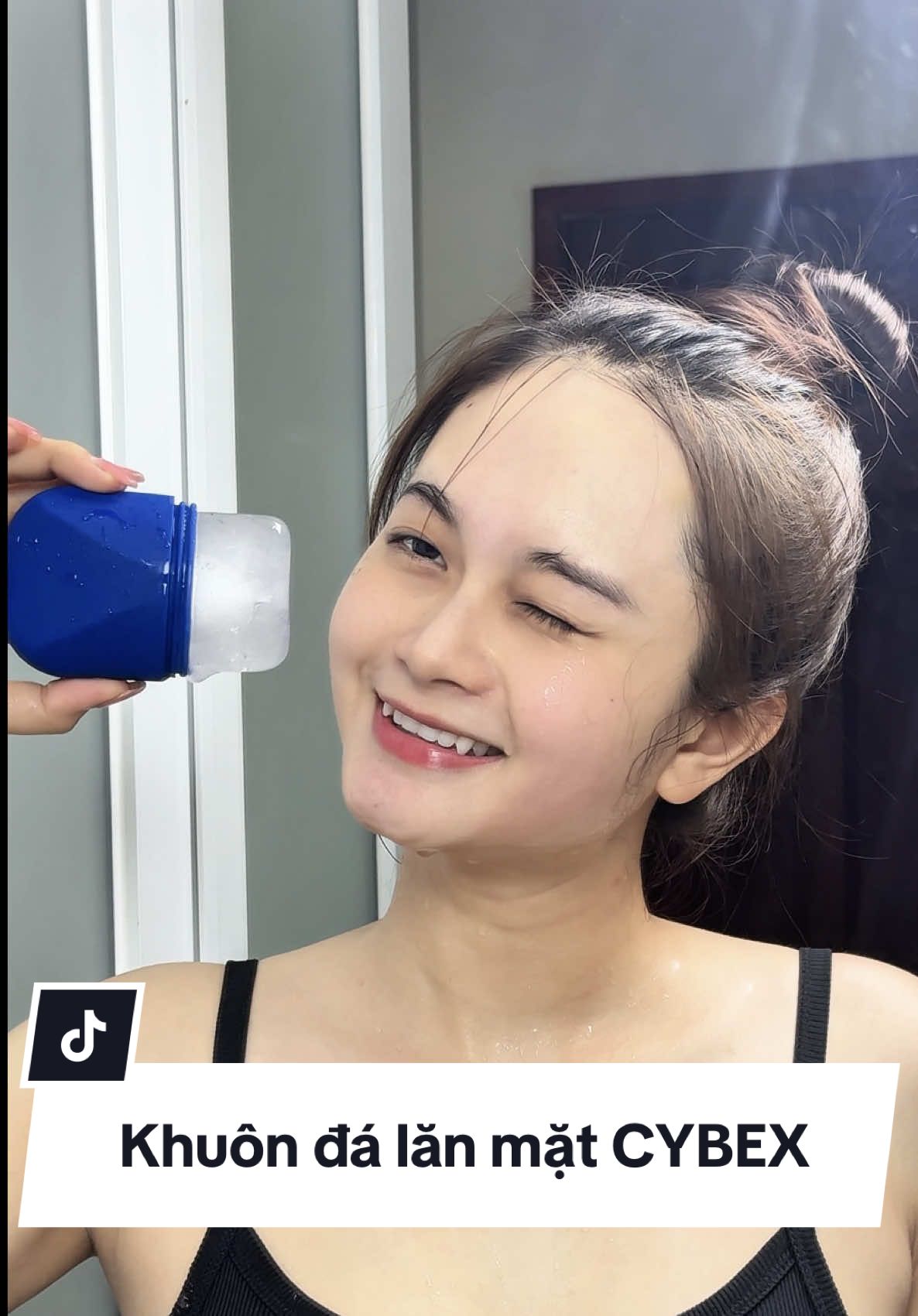 Se khít lỗ chân lông, cải thiện tuần hoàn máu, giảm sưng viêm do mụn và cải thiện quầng thâm mắt cùng phương pháp lăn đá lạnh Skin Icing #khuonchuomda #Cybex #skinicing #Fyp #Xuhuong 