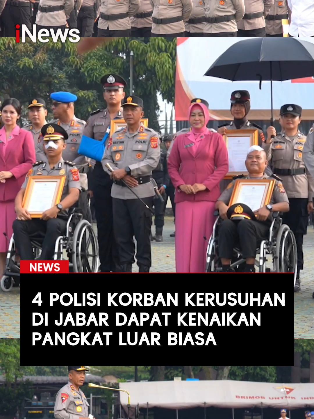 Empat anggota Polda Jawa Barat mendapat kenaikan pangkat luar biasa yang diberikan Kapolri Jenderal Listyo Sigit Prabowo karena terluka parah saat mengamankan aksi demonstrasi, Jumat (29/8/2025). Upacara Korps Raport kenaikan pangkat tersebut digelar di Mapolda Jabar, Senin (8/9/2025). Empat anggota tersebut yakni Nova Bhayangkara, anggota Polres Cianjur, naik pangkat dari AKP menjadi Komisaris Polisi (Kompol). Sandi Tatiadi Koswara, anggota Polres Karawang, naik dari Aiptu menjadi Ipda. Kemudian Sherlyta Putri Rabbania, anggota Samapta Polda Jabar, naik dari Bripda ke Briptu. Terakhir, Adzul Faqqor, anggota Polres Indramayu, juga naik dari Bripda ke Briptu. Kapolda Jabar Irjen Pol Rudi Setiawan menegaskan, kenaikan pangkat luar biasa itu berdasarkan Surat Telegram (ST) 192/IX/KEP./2025. Baca selengkapnya di sini:  https://www.inews.id/news/nasional/4-anggota-polda-jabar-dapat-kenaikan-pangkat-luar-biasa-luka-parah-saat-kawal-demo #PolisiNaikPangkat #ViralJabar #PoldaJabar #NaikPangkat #Demo