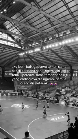 padahal aku sama sekali gapernah ngerebut atau ngambil kebahagiaan dia☹️