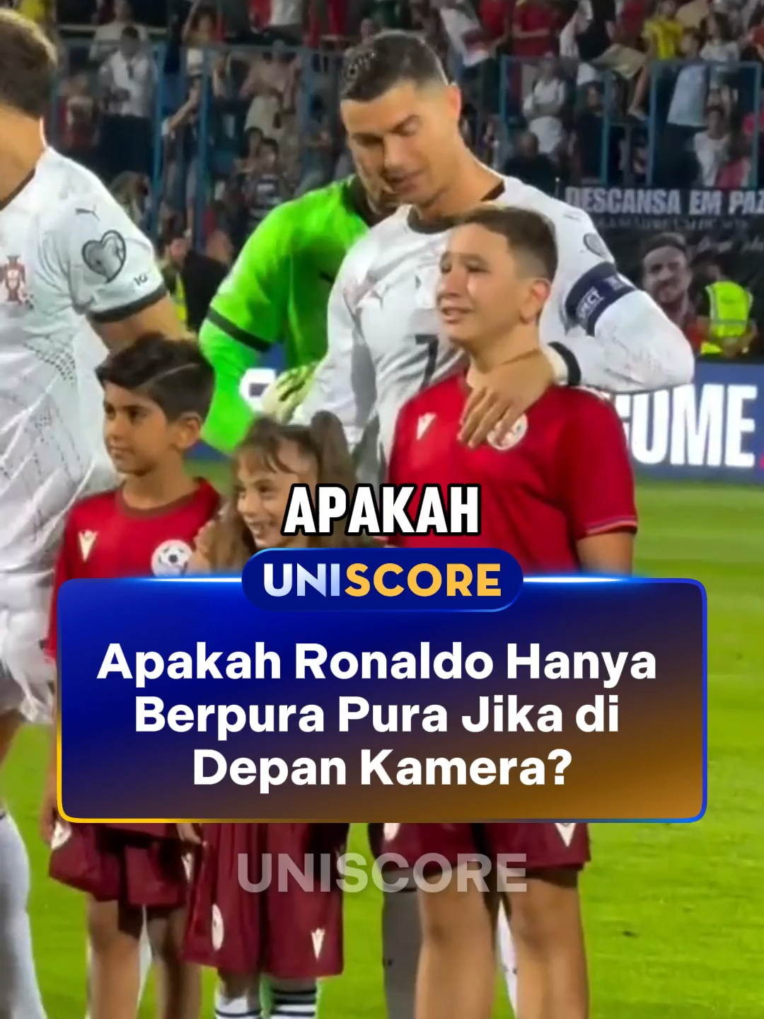 Apakah Ronaldo Hanya Berpura Pura Jika Di Depan Kamera? #sepakbola #updatebola #trending #footballnews #ronaldo