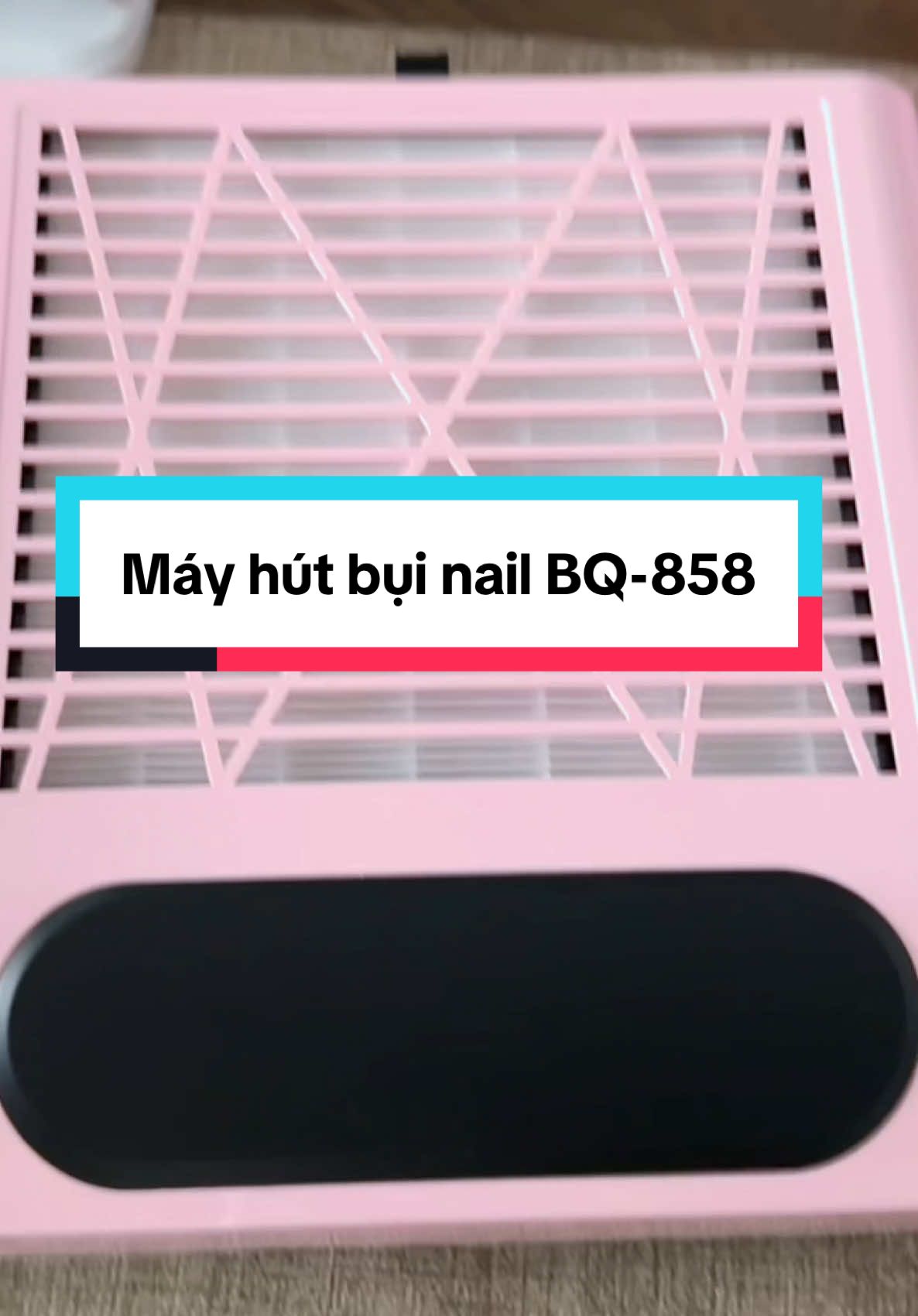 ✨ Làm nail mà không có máy hút bụi thì bụi bay mù trời, hại cả thợ lẫn khách 😮‍💨 Máy hút bụi nail BQ-858 – siêu bền, siêu khỏe, chạy êm ru, hút bụi cực mạnh. Có đủ 2 màu trắng – đen, mua full box tặng kèm sạc 🎁 👉 Giá chưa tới 300K, rinh ngay để tiệm sạch sẽ – chuyên nghiệp hơn hẳn! #mayhutbui #mayhutbuinail #maynail #dungculamnail #dungcunail 