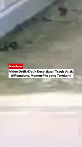 Kamera merekam momen memilukan saat anak-anak terlibat kecelakaan di Desa Tumbal, Pemalang, 4 September lalu. Insiden ini terjadi sekitar pukul 16.21 WIB. Mari jadikan pelajaran untuk selalu mengutamakan keselamatan dan mengawasi anak-anak kita. #Mata4 #BeritaViral #KecelakaanAnak #Pemalang #Tragedi 