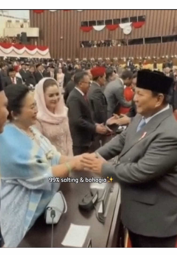 kalo lagi berantem, yang ngalah pasti bapak kan, bu?😭🏃🏻‍♀️ #titieksoeharto #prabowo #prabowosubianto #prabowotitiek #president #dprri #dpr #gerindra #fyp #fyppppppppppppppppppppppp #fypage #fypシ゚ #foryou #foryoupage #masukberanda #fy 