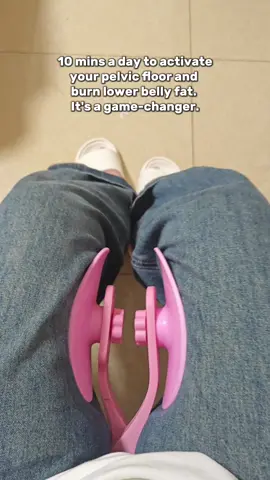 10 mins. Stronger pelvic floor. Flatter stomach. You in? #fyp #foryoupage #train #thighworkout #exercise 