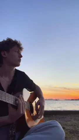 AND I DONT WANT THE WORLD TO SEE ME 😭#sydneyharbour #iris #googoodolls #iriscover #guitarcover 