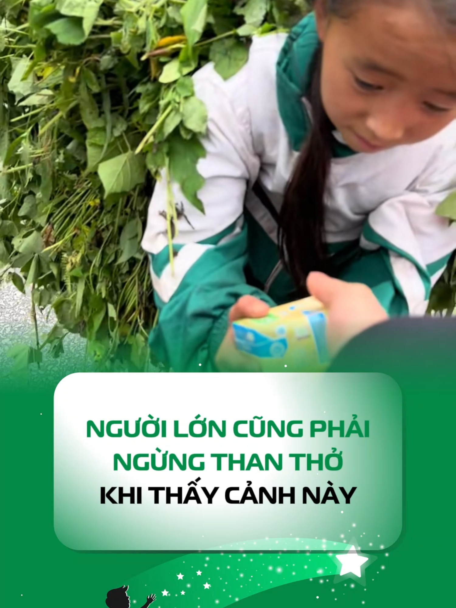 Dáng vẻ nỗ lực của một đứa trẻ nghèo khó đủ để khiến bao người lớn ngừng than thở. #IntechGroup #Dieuuocintech #yeuthuongtreem #trevungcao #vungcao #khokhan #xotxa #treemvungcao #muusinh
