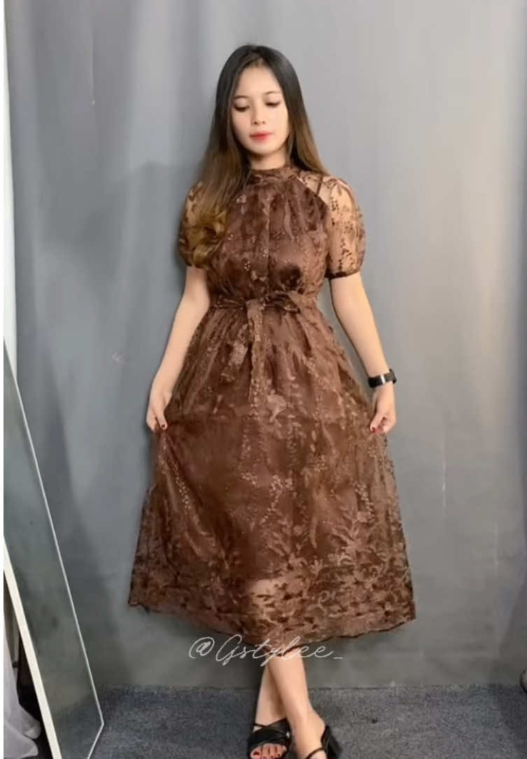 suka bgt looknya 🥰✨🫶🏻 #dress #dresskondangan 