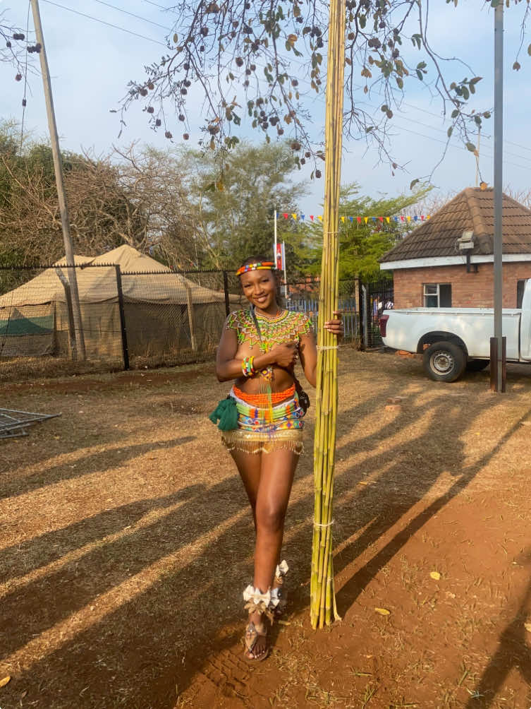 Sawuvala ngokubingelelwa iNkosi noNxamalala uDay 1 🙂‍↕️ #eswatinitiktok🇸🇿 #zulutiktok #kingdomofeswatini🇸🇿 #reeddanceeswatini #southafricatiktok🇿🇦 
