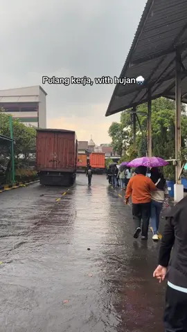 Aesthetic view pabrik tercintaaa😍💗🌧️