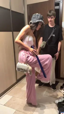 Нарядилась опять😁
