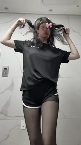 손발 작은 애 어때 (나 230..) #설마해시태그하나만달았는데추천에뜨겠어 