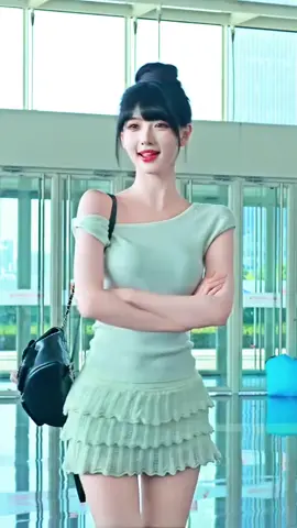 Xiaoyueyue's fairy beauty @Xiaoyueyue #Xiaoyueyue #Yujie #good figure and good temperament #sweet girl 