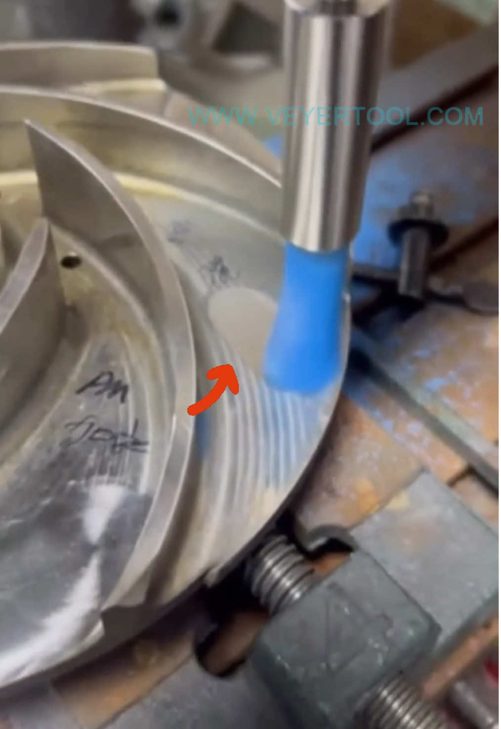 Polishing parts has a mirror like effect.  #veyerbrush #precisiontools #metalwork #cncmachining #deburringtool #lathework #grindingmachine #tools #polishingtools #aluminumalloy #cncmilling 