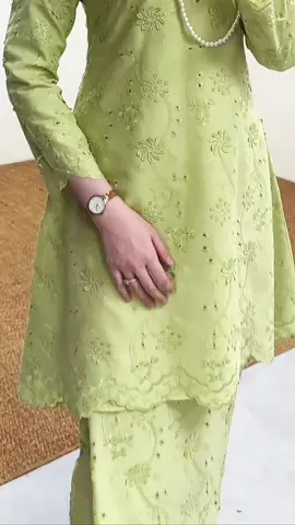 beli disini👉🏻@DikNaylaShop 👈🏻 kurung riau cotton eyelet#bajukurung #kurungriau #bajukurungsulam #kurungcotton #bajuraya 