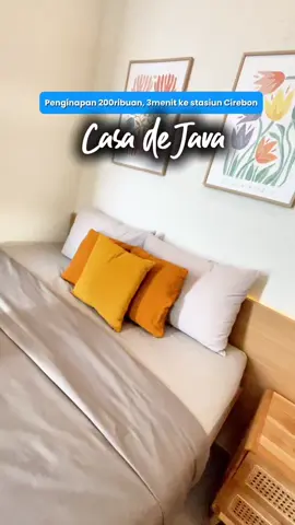Rekomendasi guesthouse dekat Stasiun cirebon, cuma 3 menit aja! Biar lebih mudah lagi, booking kamarnya langsung di Tag lokasi hijau di sebelah kiri #septemberhotelceria #hotelcirebon #sukanaikkereta 