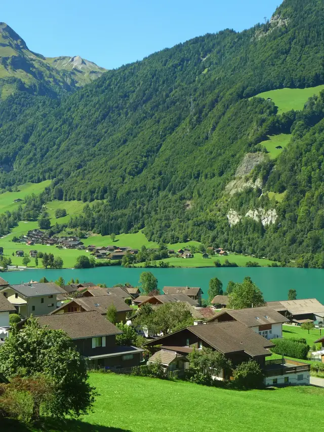 I love the blue of Switzerland 🇨🇭#binhyencanhdep #fyp #wedonttalkanymore 