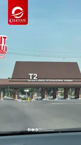 ✈️ TITIK KUMPUL KEBERANGKATAN UMROH CHATOUR 📍 Terminal 2 – Bandar Udara Internasional Juanda Alhamdulillah, para jamaah Umroh Chatour siap memulai perjalanan suci menuju Tanah Suci. Semoga perjalanan lancar, penuh berkah, dan menjadi umroh yang mabrur. 🤲🏻 #UmrohChatour #TitikKumpul #JuandaT2 #BerangkatUmroh #Umroh2025 