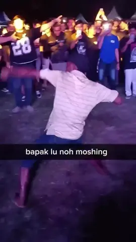 hongdae whats up! indo whats up! #cortis #fashion #colouroutsidethelines #bapaklumoshing 