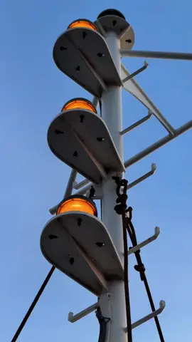 Kamu tidak akan tersesat jika tau arah jalan pulang⛵️ #CapCut #sunset #senja #viraltiktok #masukberanda #pelautpunyacerita #pelautindonesia #lewatberanda #fypシ゚viral #fypage #foryou #xybca #foryou #4u #sea 