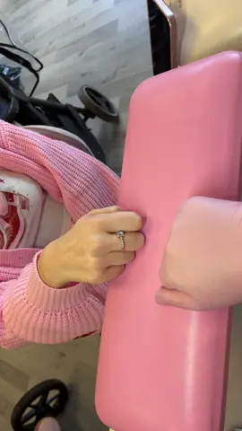 First ever time doing this🙈🤣 Was super fun creating this set and video!!  All natural nails with @cjpnailsystems builder gel system and @Glitterbels gel polish for design!  Tell me your thoughts!! 