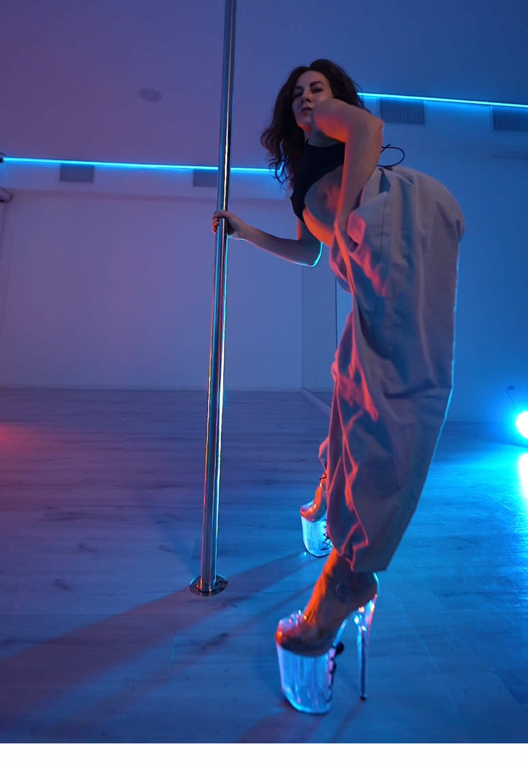 ⚡️ Video: @svetapigan  Loc: Polefavor   #exoticcombo #exoticpoledance #exotictricks #poletricks #polecombo 