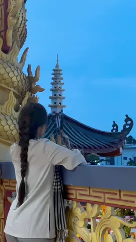 Tuổi trẽ say mê cái đẹp , yêu bình yên , mộng mơ tình ái …Đến khi trãi qua mới hiểu. Đời vốn là hợp tan , dù đẹp đến đâu chẵng giữ được lâu 🪷🤍#loiphatday #phatphapchualanh #phatphapnhiemmau #phatdaovothuong #phat 