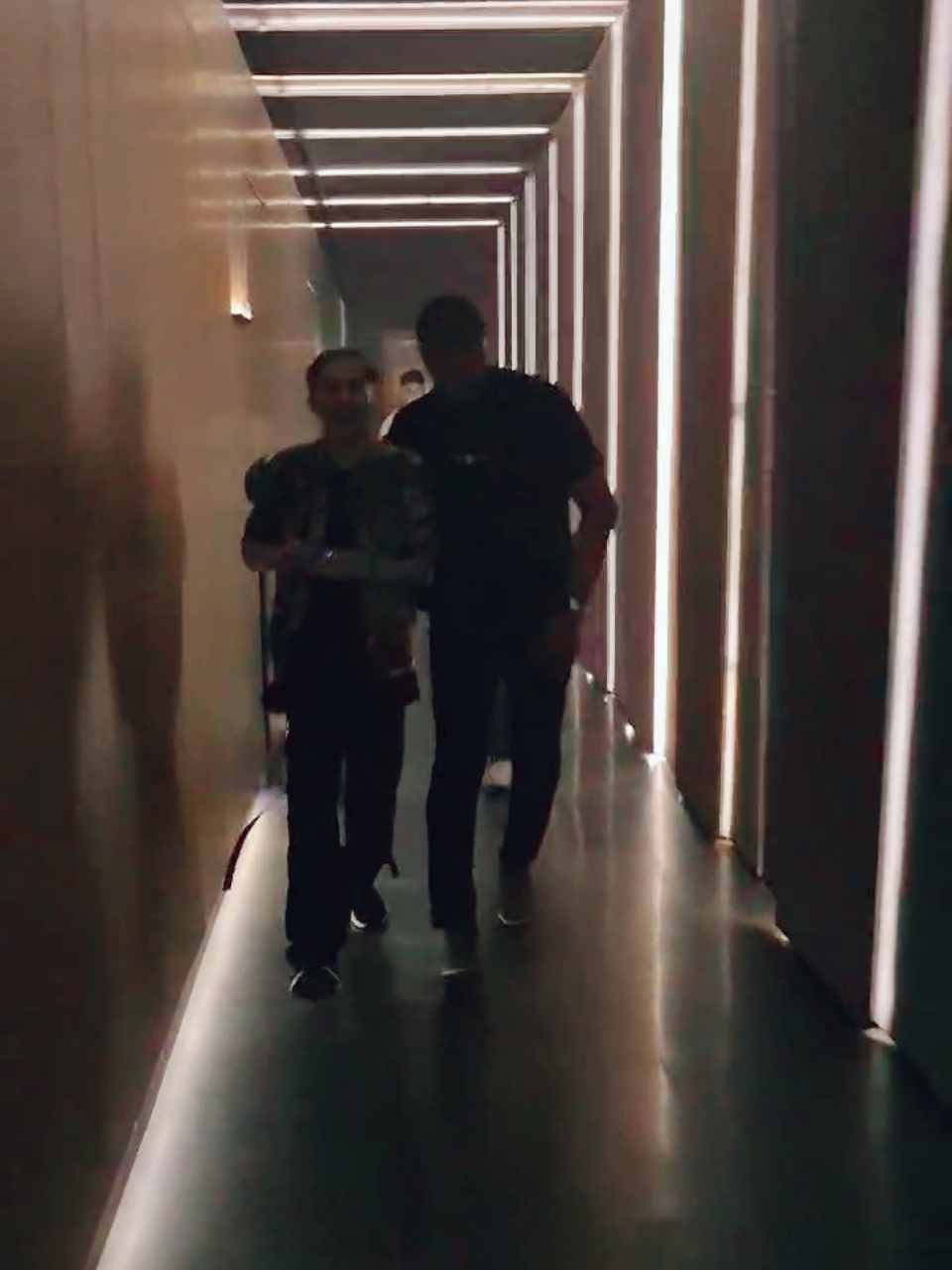 #fyp  #hantuhitam  #blackowl  #djpandaofficial  #tranding  POV : Melindungi 🦝 dari serbuan Emak². 😉