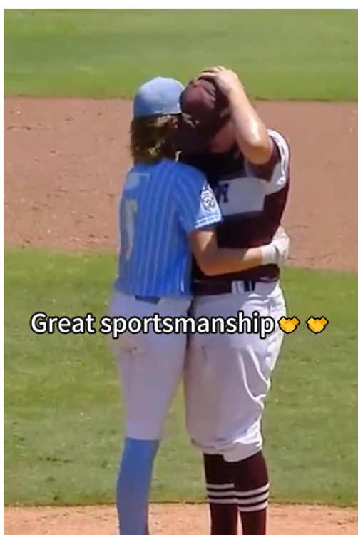 Got to love the sportsmanship 🤝🤝🤝#softball#allstars#tournment#sportsmanship#bekind    